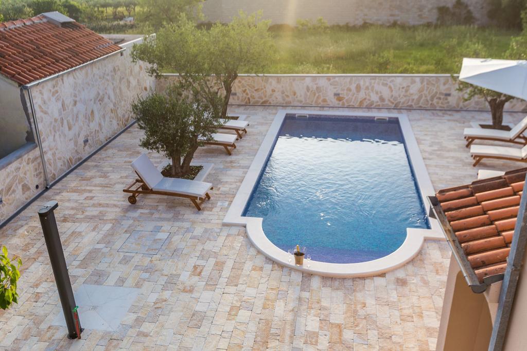 Villa Tina With Swimming Pool, Tennis Court, Games Room, Sauna, Gym, Bbq Policnik Εξωτερικό φωτογραφία